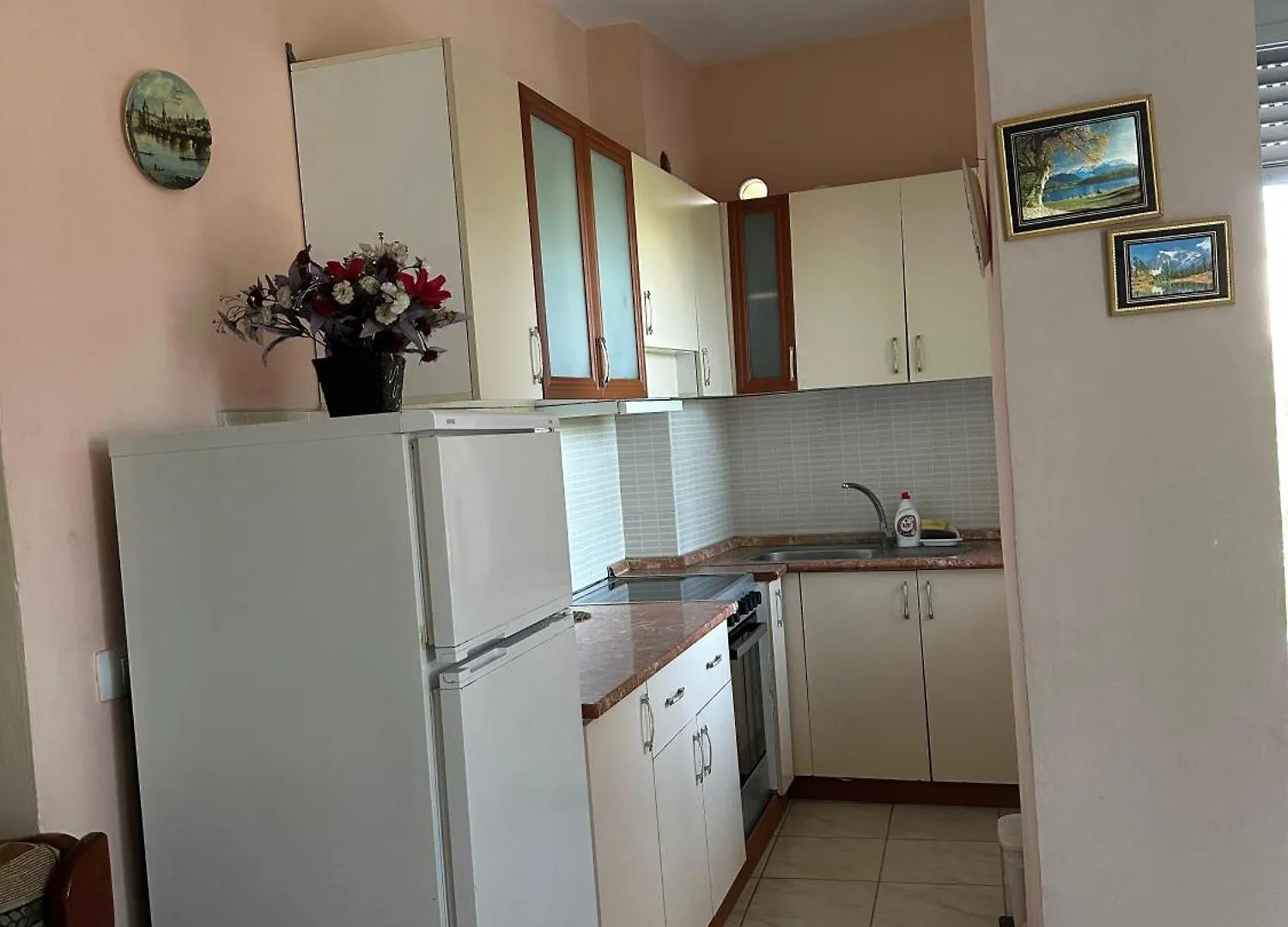Boshku Apartament Dıraç 0*,